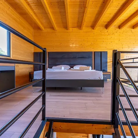 La Veranda Hotel *