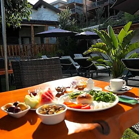 La Veranda Hotel