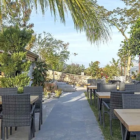 La Veranda Hotel